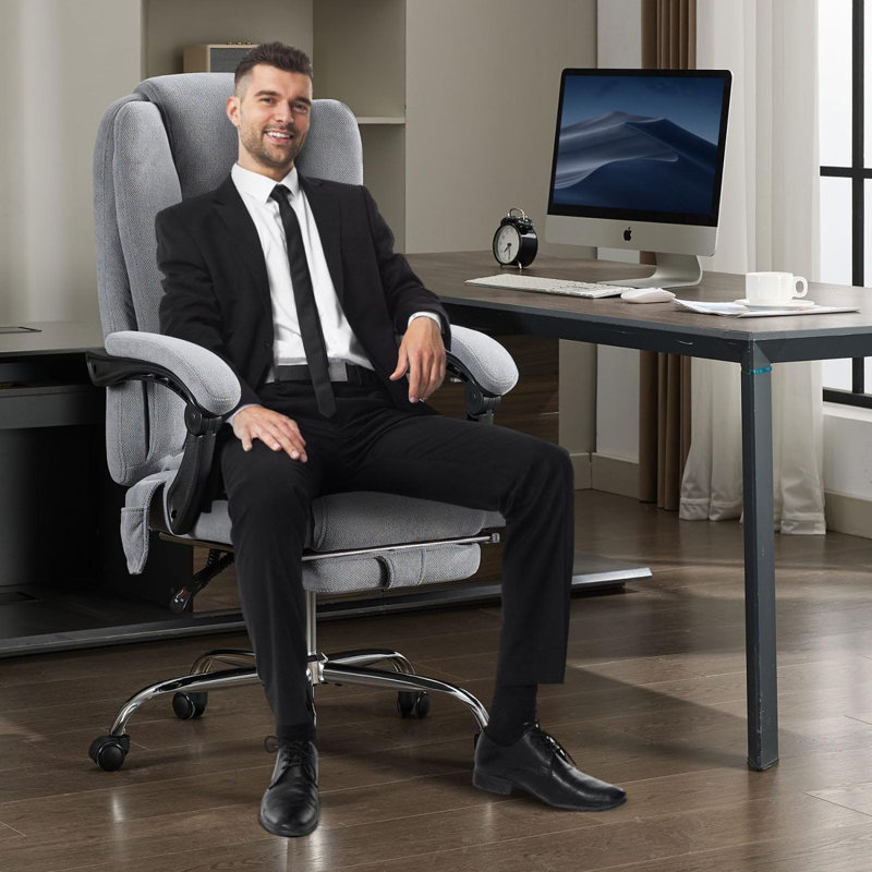 Fauteuil de massage avec chauffeur et repose-pieds