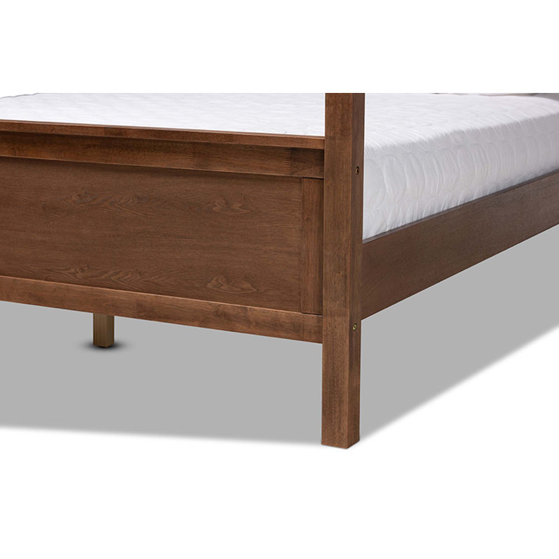Corderick Canopy Bed, Queen