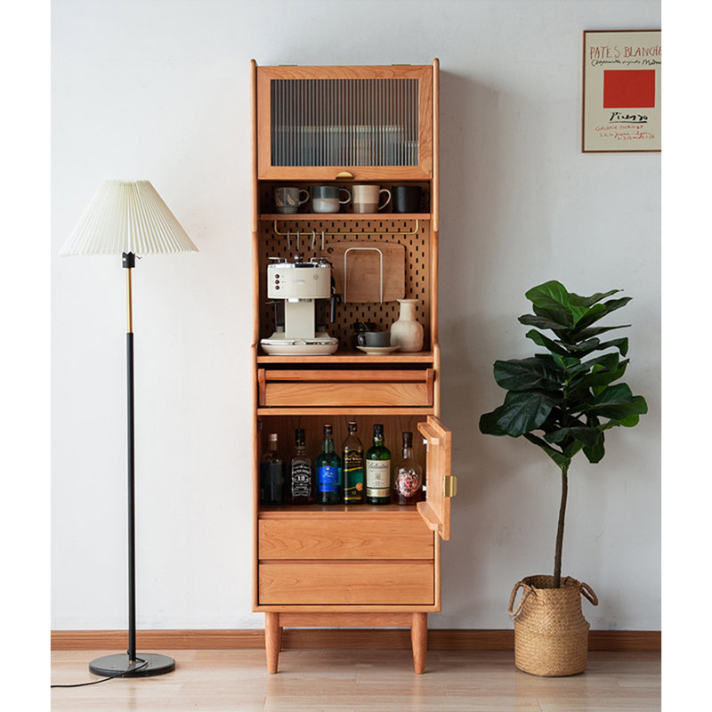 Petite vitrine étroite de conception minimale