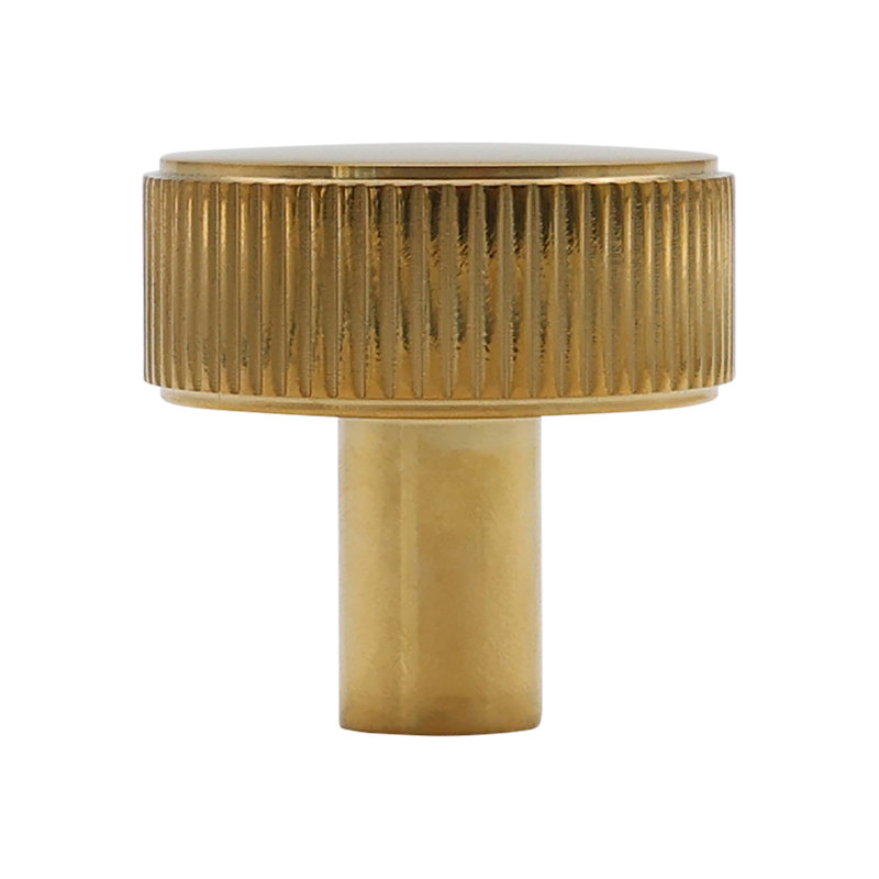Poignée ronde côtelée de 1 3/8 po de diamètre avec cannelures, Laiton poli non laqué