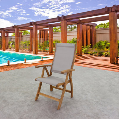Chaise de patio pliante en teck Shirk