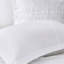 Housse de couette en microfibre blanche avec détails à volants et boutons