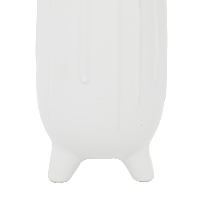 Vase contemporain en céramique blanche Cosmoliving By Cosmopolitan, H 20,10 po x l 6,20 po x P 6,25 po