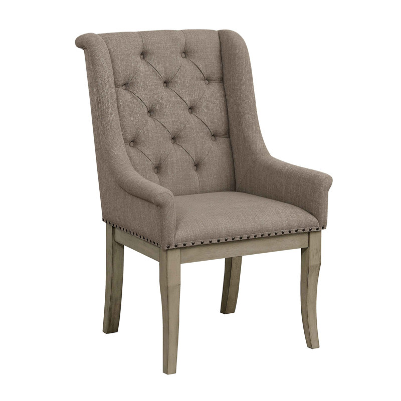 Mobilier de salle à manger avec garniture cloutée capitonnée traditionnelle