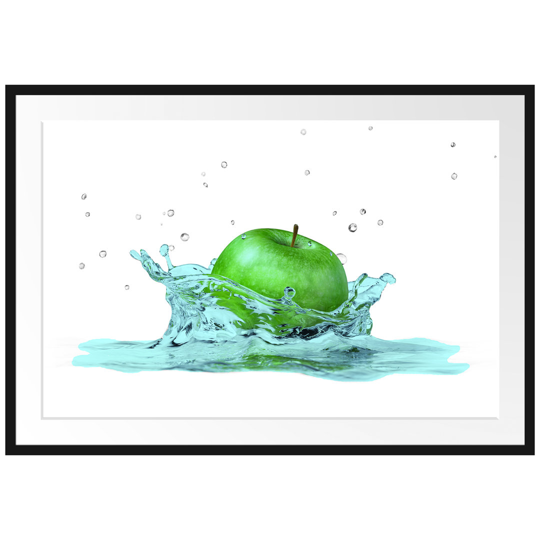 Gerahmtes Poster Green Apple Apfel Fällt in Wasser