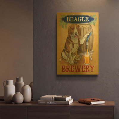 «Beer Dogs 4» par Mary Urban, art mural en métal doré, 12 po x 16 po