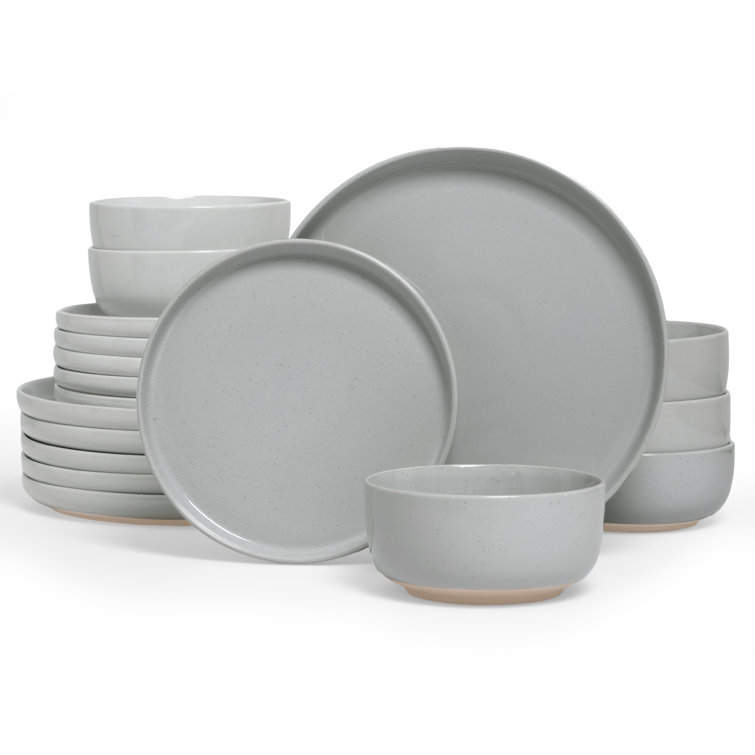18 Piece Stoneware Dinnerware Set - Service for 6