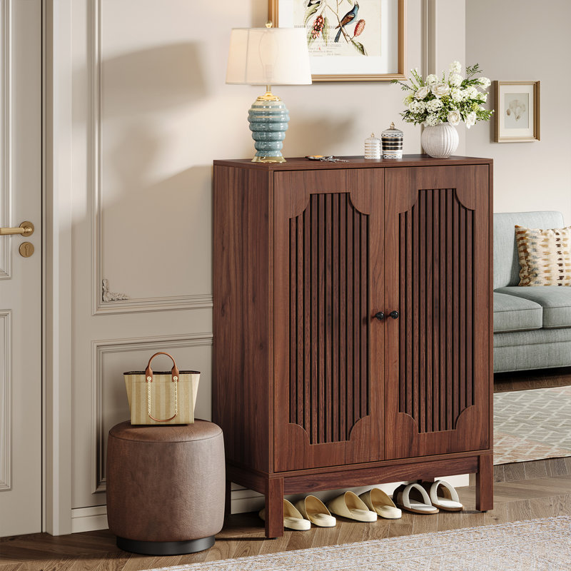 Armoire de rangement à chaussures à 5 niveaux avec portes et tablettes réglables pour le vestibule, Noyer