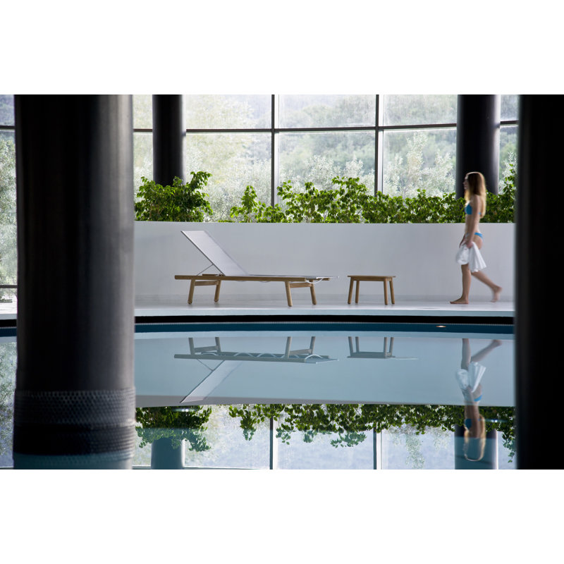 Pevero Outdoor Chaise Lounge