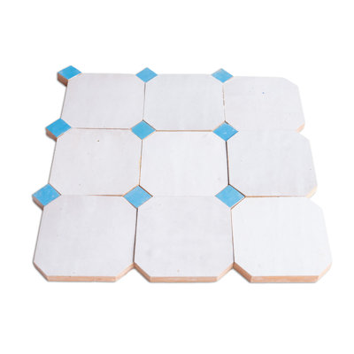 Panneaux contemporains en zellige, 12 po x 12 po x 1/2 po, blanc cassé avec accents de lanterneau
