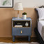 Élégante table d'appoint polyvalente en bois massif nordique pour la chambre à coucher et le salon