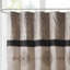 Rideau de douche brodé-393802619