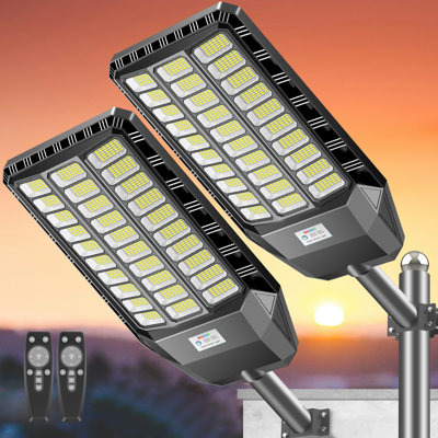Éclairage extérieur IP66 à DEL pour la maison (ensemble de 2) avec panneaux solaires Crépuscule à l'aube avec capteur de mouvement Télécommande 6000W 420000 lumens imperméable pour le stationnement