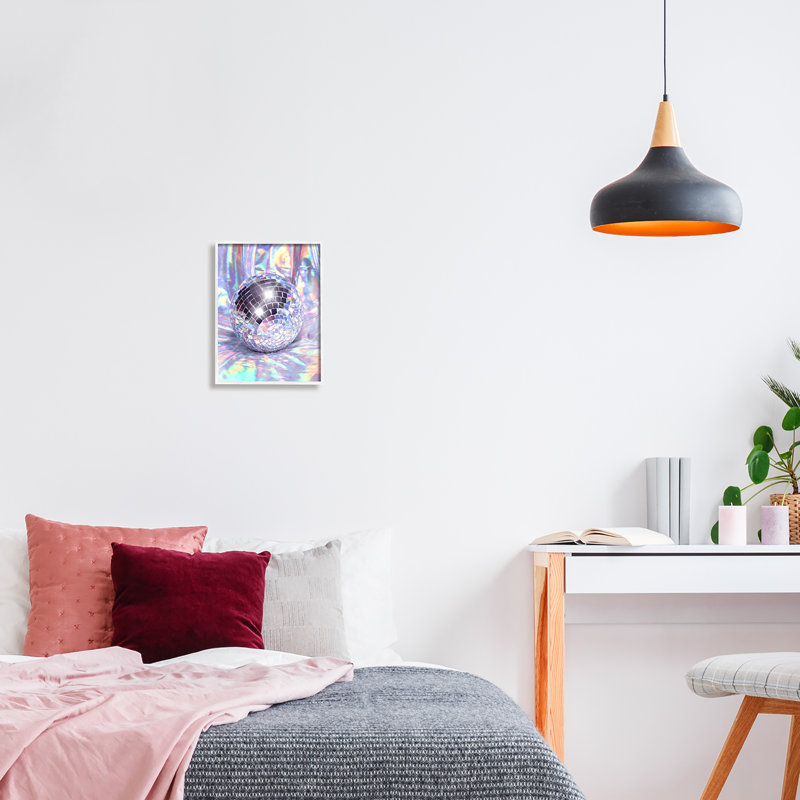 "Brillante boule disco encadrée sur bois" par Ziwei Li, impression, H 14 po x l 11 po x P 1,5 po