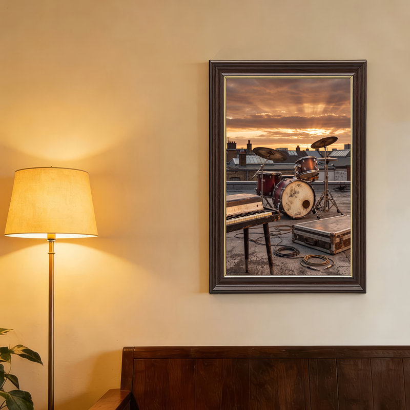 «Drum Kit and clavier sur le toit au coucher du soleil», art mural, 18"H x 12"W