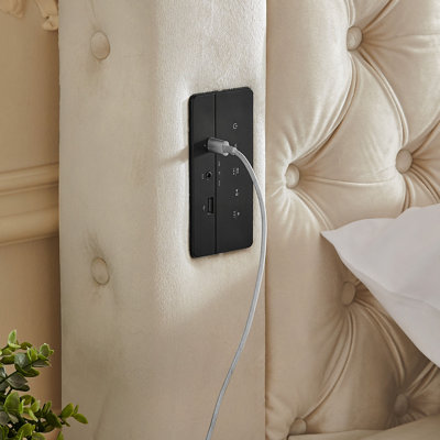 Lit plateforme tapissier à baldaquin avec tête de lit capitonnée à boutons, haut-parleur intégré, ports de charge USB-A et USB-C, sommier robuste