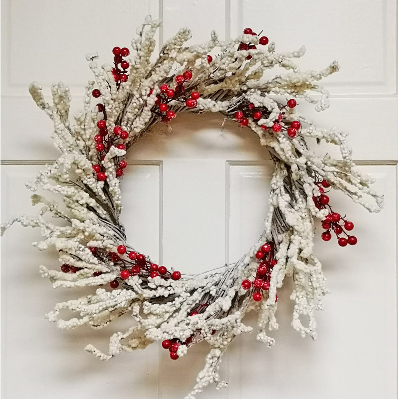 Couronne en faux pin 22 po