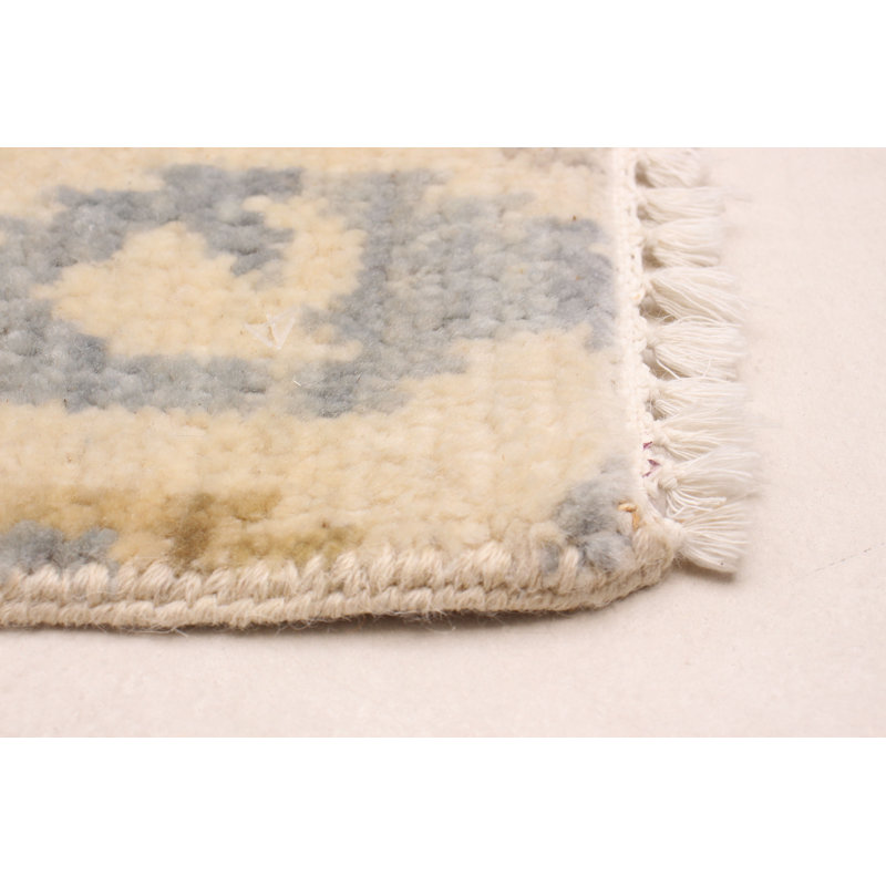Tapis unique ivoire 4 pi 0 po x 6 pi 1 po Ambervale