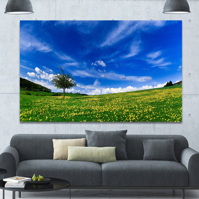 « spring landscape green fields », reproduction de photo sur toile tendue, H 40 po x l 60 po x P 1,5 po
