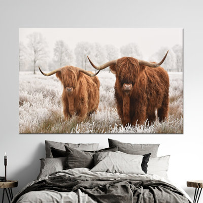 Impression sur toile Highland Cow: Scottish Farmhouse Decor, 1P GoldFramedCanves