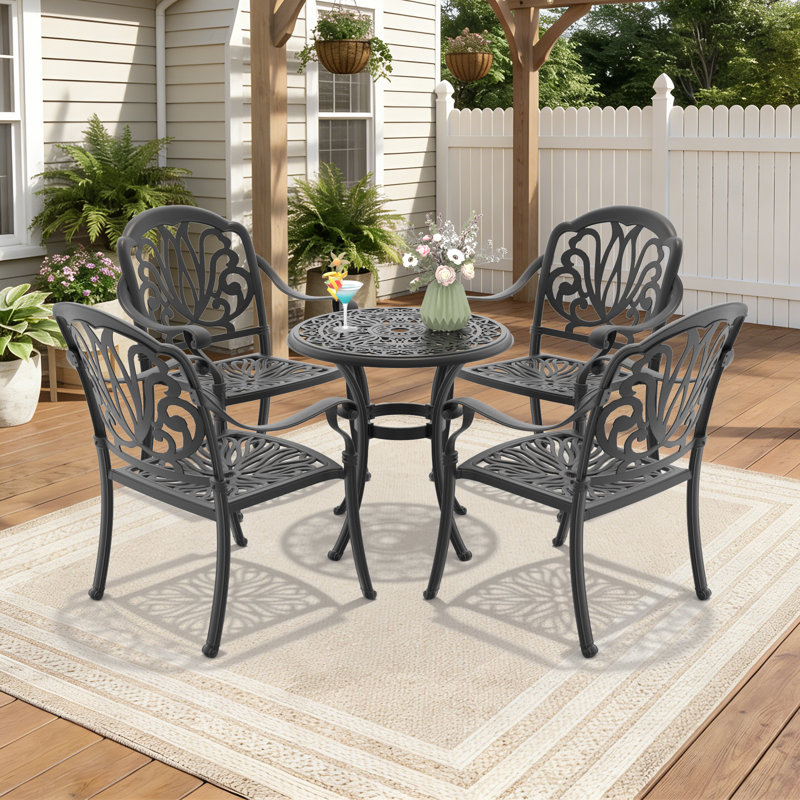 Ensemble de salle à manger rond de patio 5 pièces de 26,77 po avec trou pour parasol, 4 chaises empilables avec coussins bruns