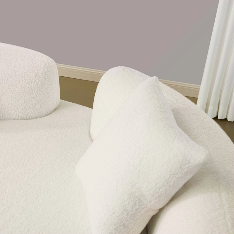 Causeuse incurvée 66,93 pouces à compression complète blanche, tissu en velours de peluche, canapé compact sans assemblage pour petits espaces et appartements, capacité de 350 lb