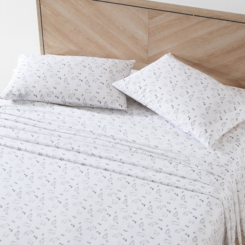 Shasta Lake Cotton Percale Standard Sheet Set, Full Sheet Set with 2 Pillowcases, Animal Tracks