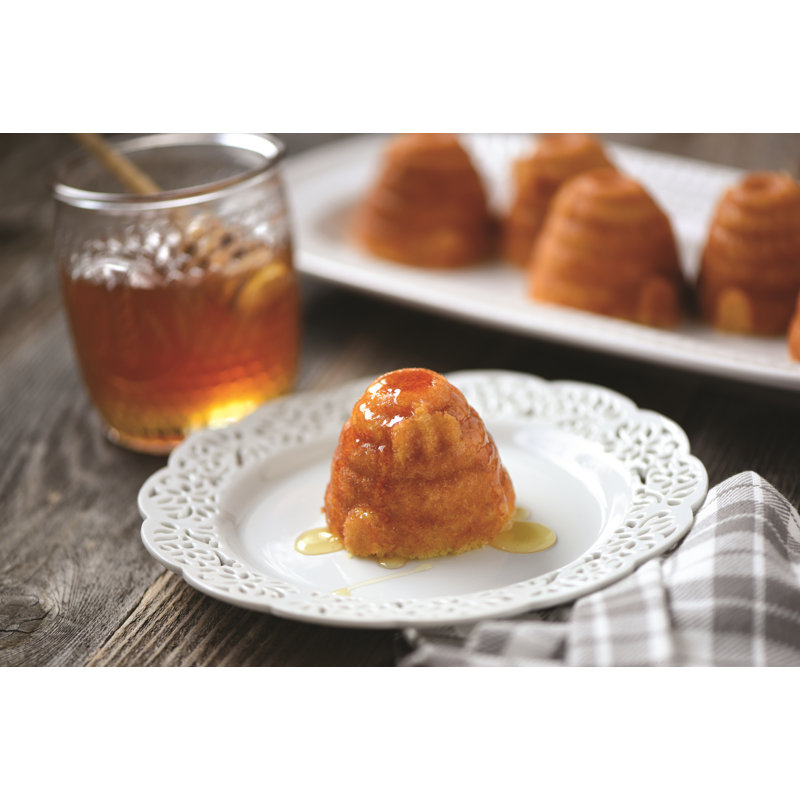 Nordic Ware Non-Stick Novelty Beehive Cake Pan