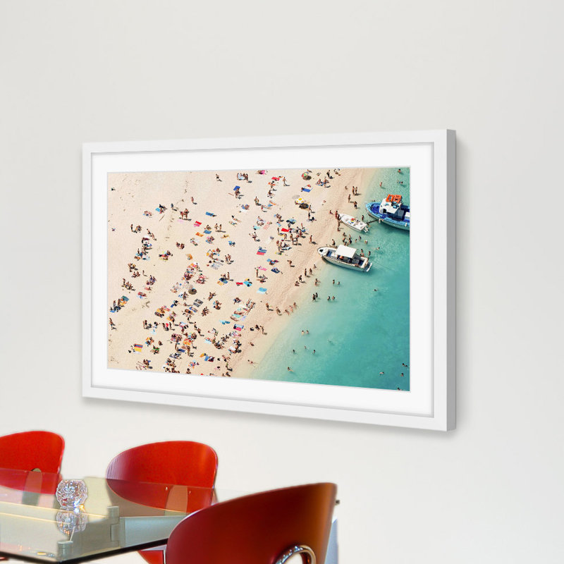 «Boat Party» par Marmont Hill, H 30 po x l 45 po x P 1,5 po, Papier blanc avec cadre