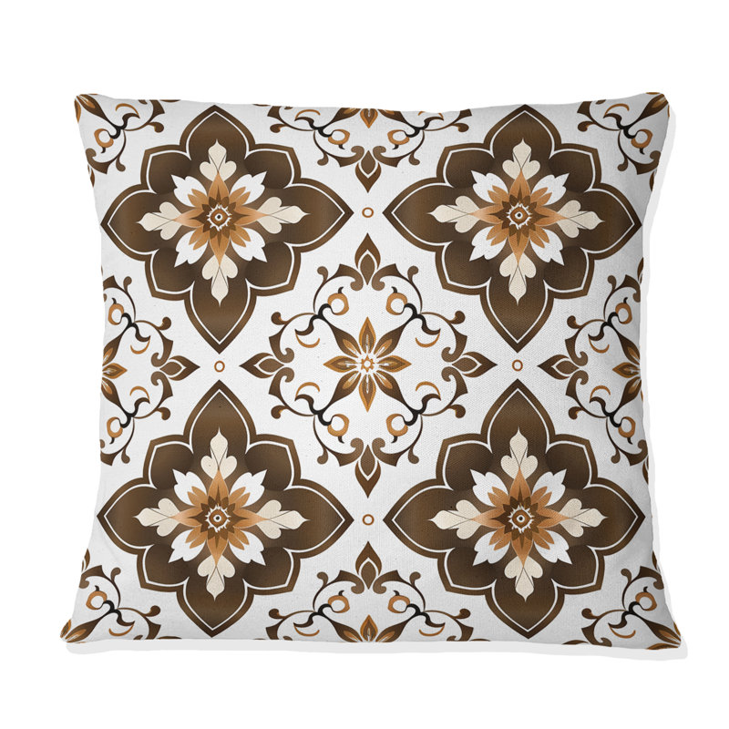 Coussin moderne brun et beige à motif de quadrilobe II, H 16 po x l 16 po