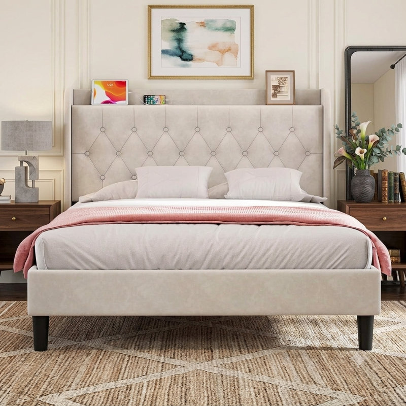 Lit plateforme tapissier en velours avec station de charge et tablette de rangement (beige, double), Beige, Lit double
