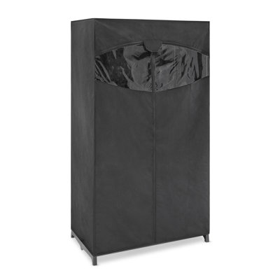 CLOTHES CLOSET