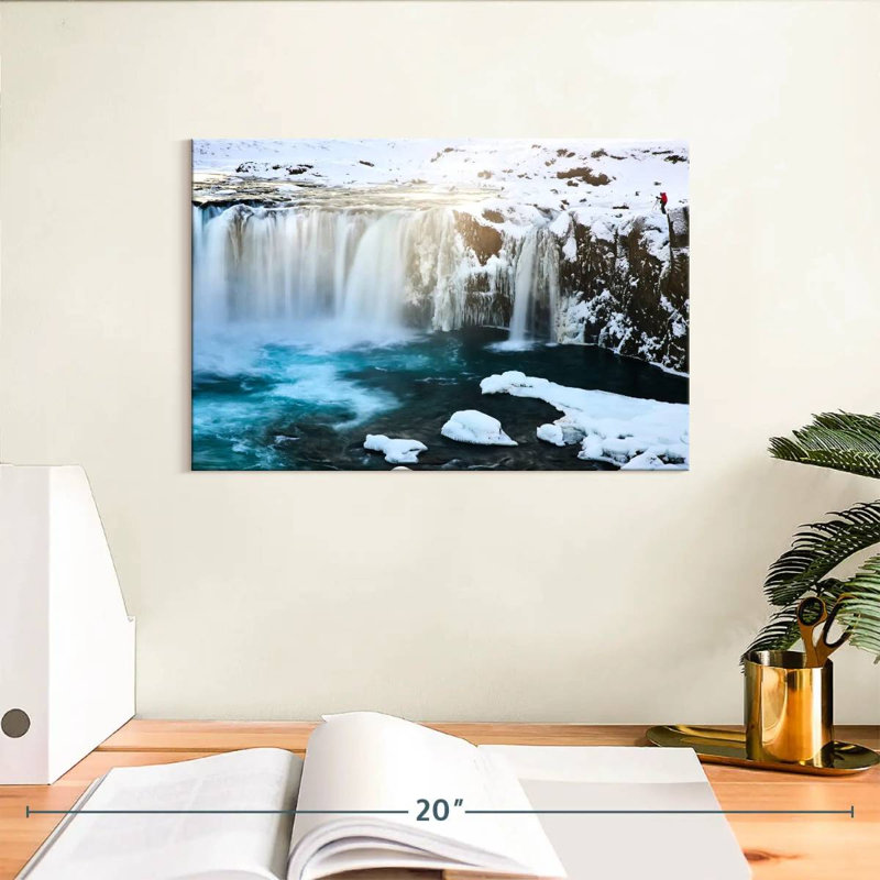 Cascade enneigée d'Alvord Alaskan, H 8 po x l 12 po
