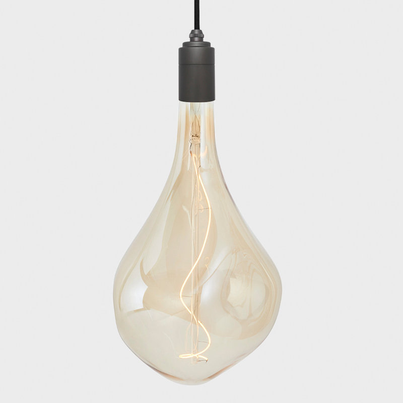 Small Canopy White, Brass Grip With 3 Brass Pendants & 3 Voronoi Iii, Matte Black