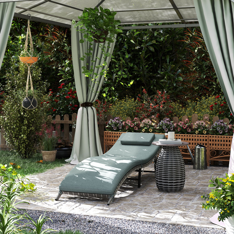 Outdoor Lounge Chair, Green