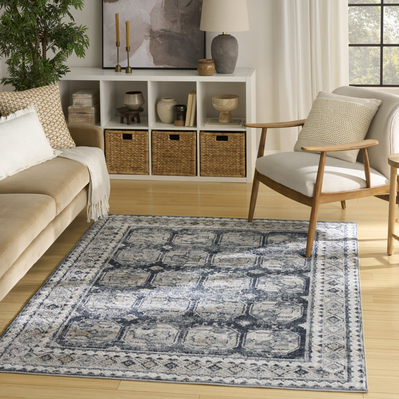 Lafever 4' x 6' Grey Navy Vintage Indoor Rug, Rectangle 4' x 6'