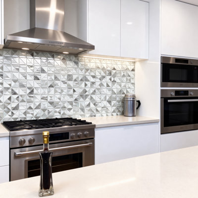 Carrelage mosaïque en verre 0,75 po x 0,75 po Art Deco Triangle