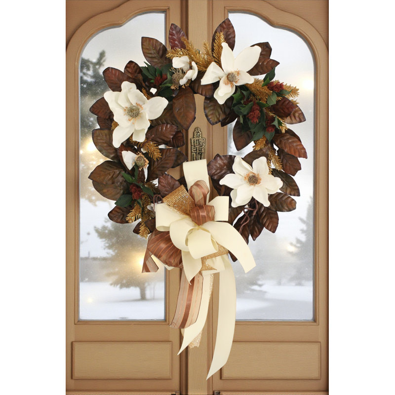 Couronne de magnolia avec épinette dorée