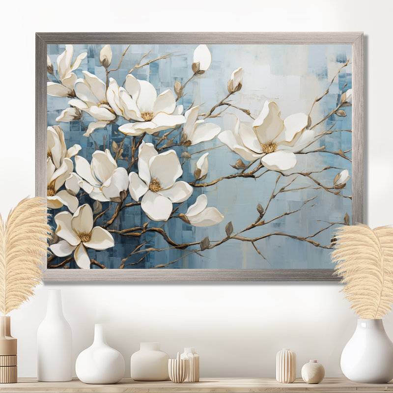 «Blue and Gold Painted Magnolias VI», art mural sur toile Magnolias, H 24 po x l 32 po, Cadre photo unique, Argent argent
