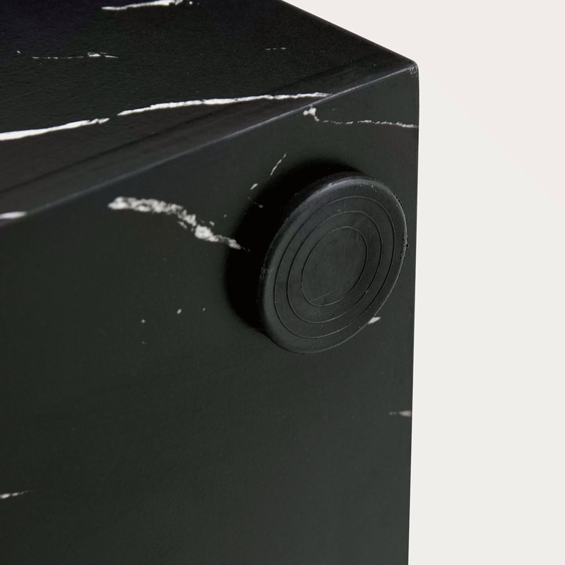 Table basse en bois aggloméré noir à texture de marbre - design luxueux, décoration parfaite pour le salon.