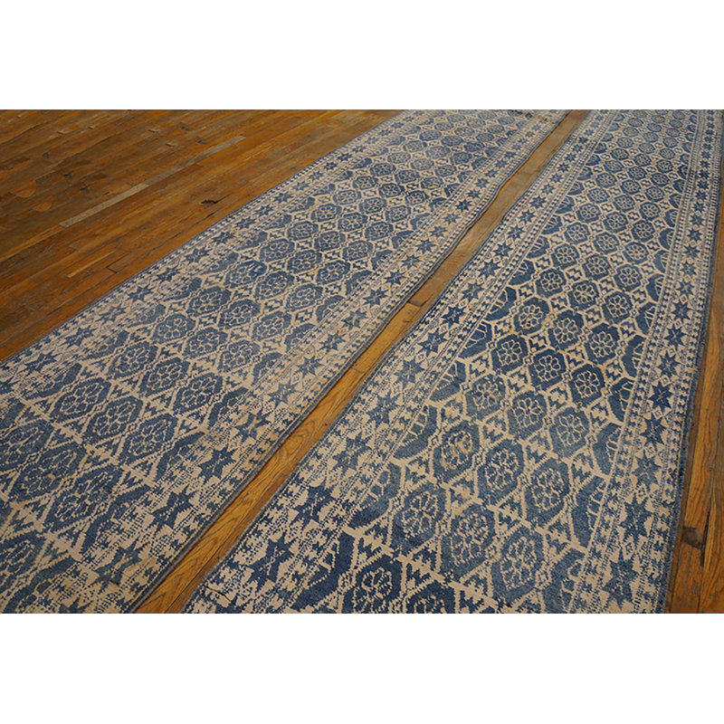 Hand Knotted Cotton Area Rug in Blue