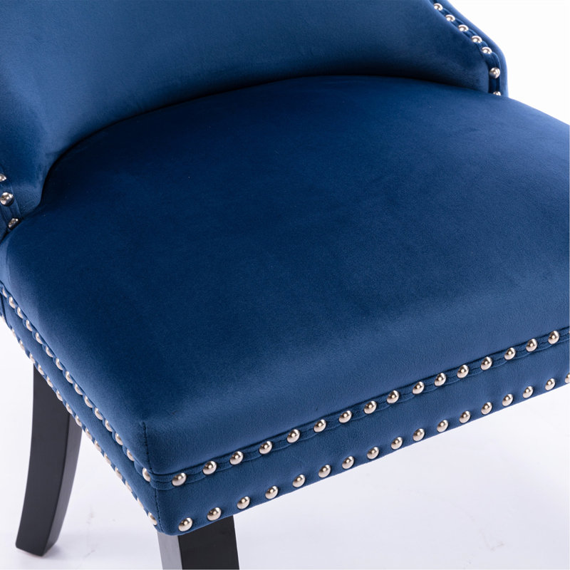 Chaise de salle à manger rembourrée à oreilles avec garniture cloutée et pieds en bois massif, bleu