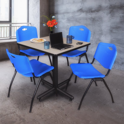Table de salle de repos carrée Nicklo, chaises empilables 4 M