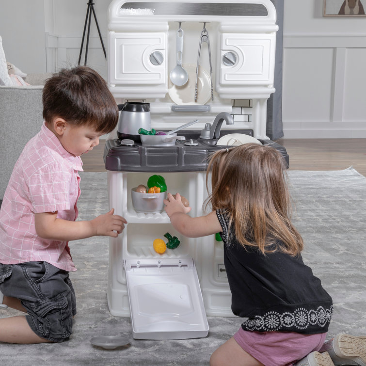 Step2 Quaint Kitchen Playset, White