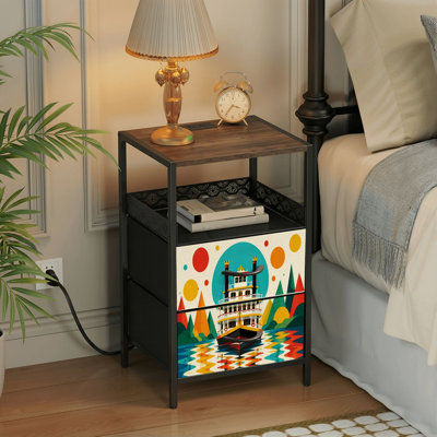 Table de chevet à 2 tiroirs avec station de recharge, ports USB, prises électriques et tablette de rangement ouverte. Motif géométrique coloré avec effet miroir d'eau. Parfait pour une chambre, un salon, un dortoir ou un petit espace.