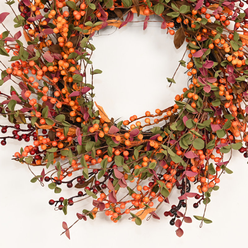 Couronne de porte 24 po avec baies d'eucalyptus artificiel 24 po