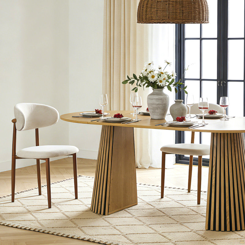 Ensemble de 2 chaises de salle à manger. Convient à une table de salle à manger de cuisine. Chaises de salle à manger en lin à rembourrage moelleux avec pieds en métal et coussin beige.
