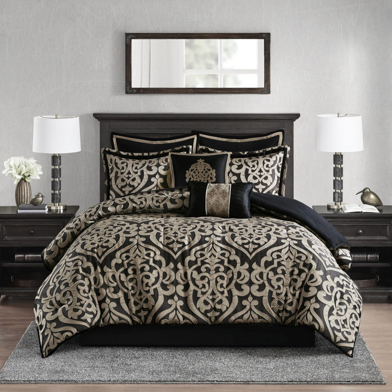 Édredon très grand 8 pièces, couleurs douces, coussins magnifiquement brodés, rembourrage, motif texturé infroissable en fer à vapeur, coussins décoratifs avec, et utilisation à l'année