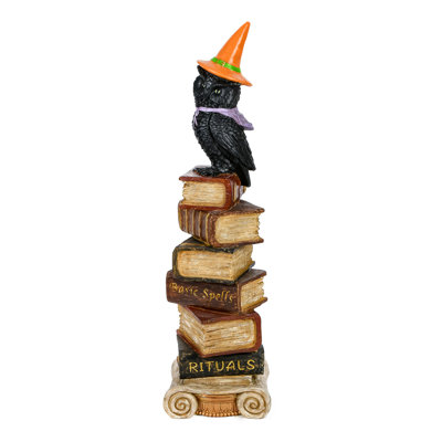 The Holiday Aisle® - Hibou d'Halloween 32 po sur livres empilés