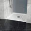 Base de douche 36 x 36 po Goodyo, drain centré et simple seuil